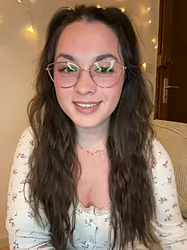 liloush   online show from April 8, 8:22 pm