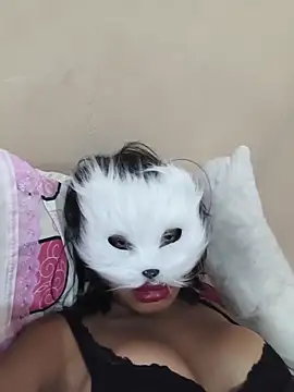 DuCreu online show from December 22, 3:26 pm