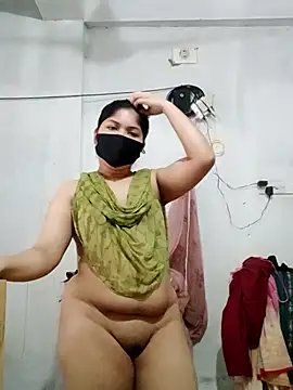 Snapshot of Nusrat-N chatting on September 12, 5:41 am Nusrat-N online show from September 12, 5:41 am