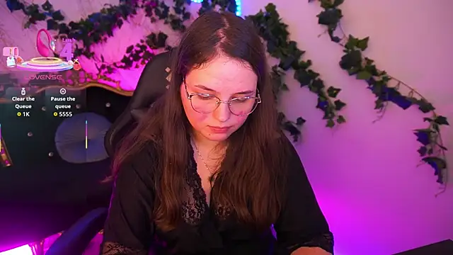 SophieDreamss online show from November 21, 2:30 pm