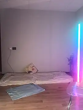 Julia Giulia online show from September 15, 9:00 pm