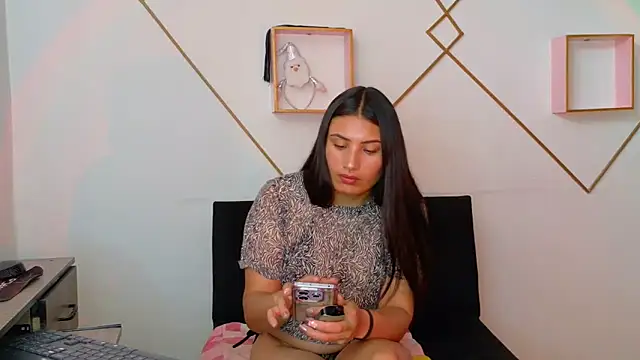 Linda andrew online show from December 19, 5:49 pm