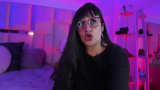 Violett Novoa online show from January 13, 8:35 pm