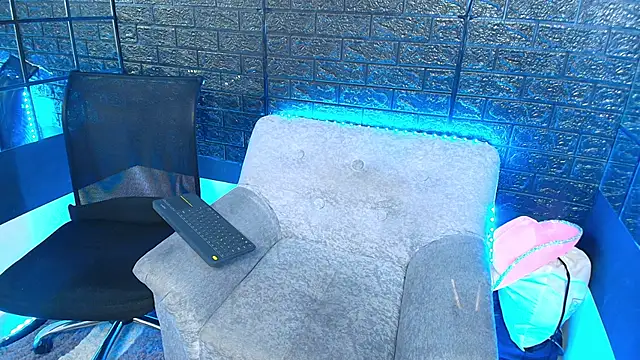 HellAndDante  online show from November 24, 10:45 pm