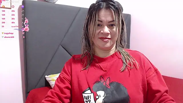 pamela echeverria online show from October 11, 11:25 am