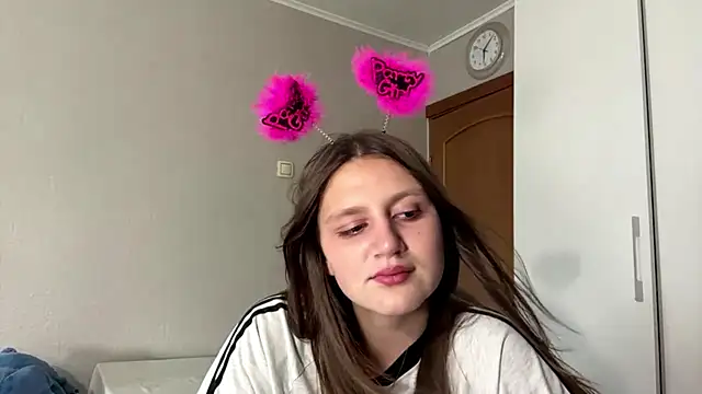 BreeEvett online show from July 18, 11:13 am