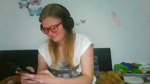 Moonolighta online show from March 2, 1:18 pm