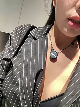 jiajia L online show from March 23, 9:26 am