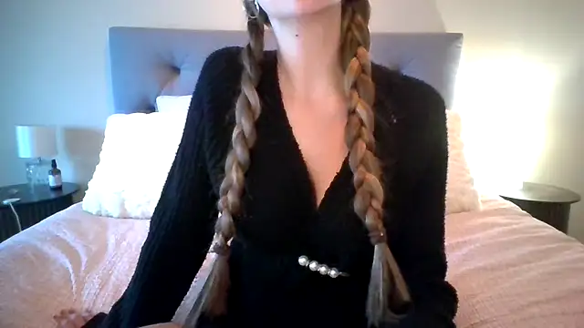 Snapshot of TaylorWest62 chatting on October 21, 12:53 pm TaylorWest62 online show from October 21, 12:53 pm