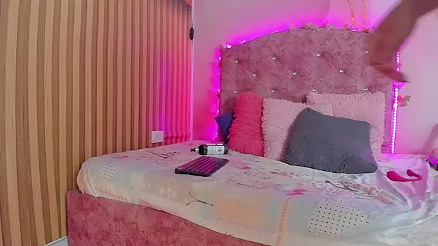 Mila grace  online show from April 16, 8:08 pm