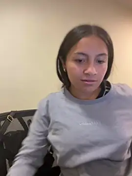 Alyha Cortes online show from March 4, 2:12 pm