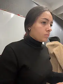 Alyha Cortes online show from February 16, 1:55 pm