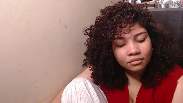 madelene online show from November 12, 5:05 am