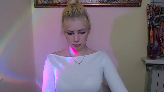 AliceHotty  online show from April 3, 7:17 am