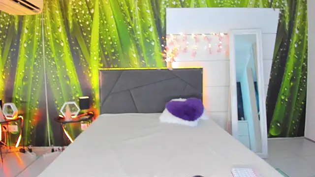 HollyTailors online show from September 24, 5:28 am