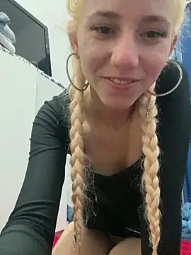 Bruna551 online show from October 18, 4:26 am