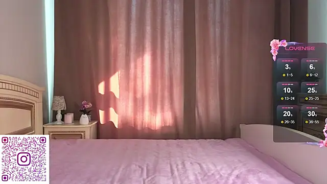Snapshot of SoftieDream chatting on October 20, 7:33 am SoftieDream online show from October 20, 7:33 am
