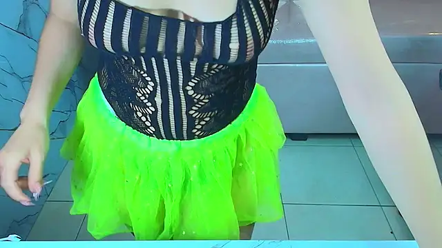 Snapshot of zoe_r_ chatting on September 27, 3:58 am zoe r online show from September 27, 3:58 am