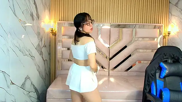 Snapshot of zoe_r_ chatting on September 17, 3:15 am zoe r online show from September 17, 3:15 am