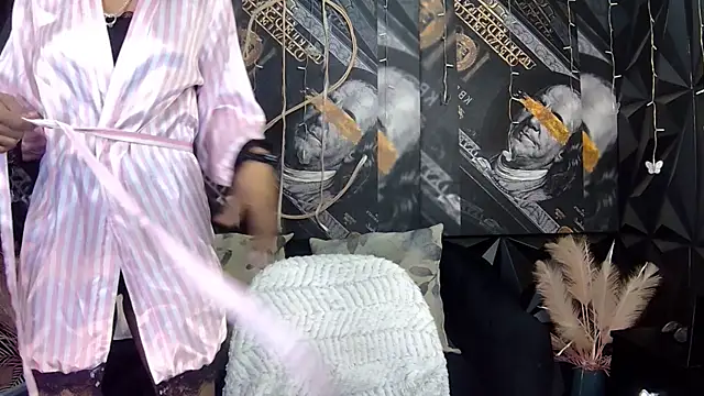 Lilmisbaddyxxx online show from October 27, 8:14 pm