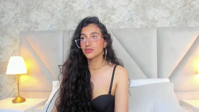 ValentiinaCruz online show from October 19, 11:40 pm