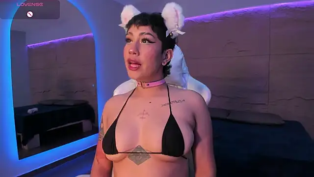 Snapshot of ZahaRose chatting on September 15, 7:32 pm ZahaRose online show from September 15, 7:32 pm