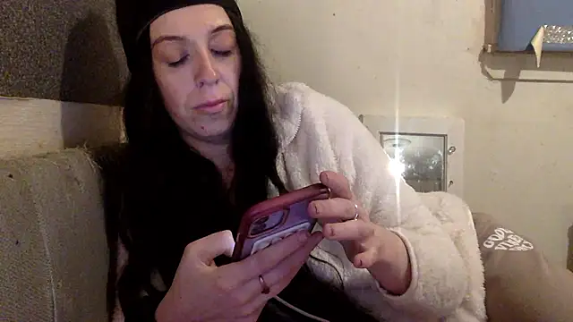 Bellababexox online show from January 6, 11:30 pm