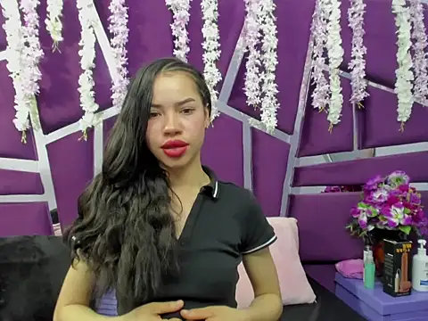 Nanis James online show from February 11, 2:36 am