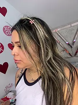 ashley-swift- online show from February 14, 4:20 pm