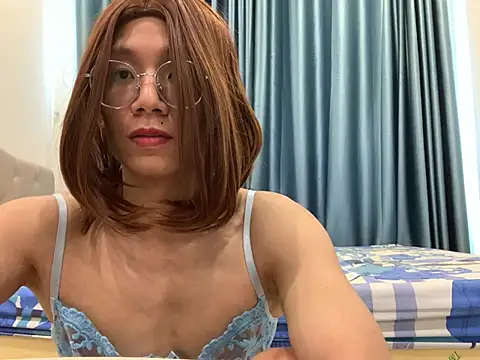 CrossdresserAnna online show from June 1, 5:20 am