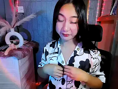 Nathalie Smith19 online show from April 12, 6:33 pm