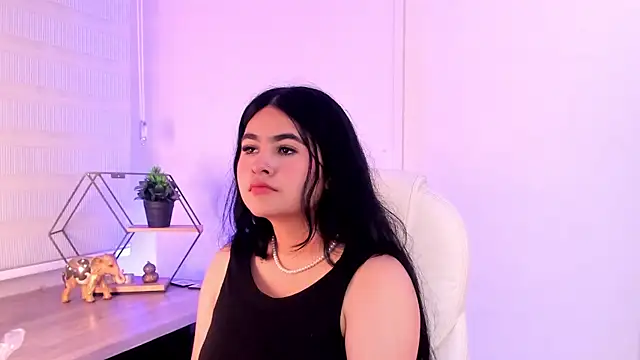 Emma  clark  online show from November 28, 1:47 pm