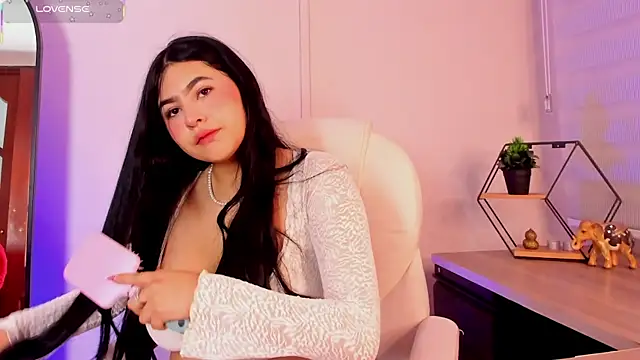 Emma  clark  online show from November 18, 12:17 pm