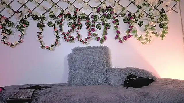 Lolarosesxs online show from September 11, 10:54 pm