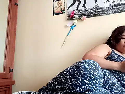 Kitty WetXxX online show from September 24, 7:24 pm