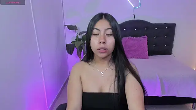 ZURY TAY online show from September 12, 12:01 pm