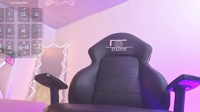 ZURY TAY online show from September 26, 12:58 pm