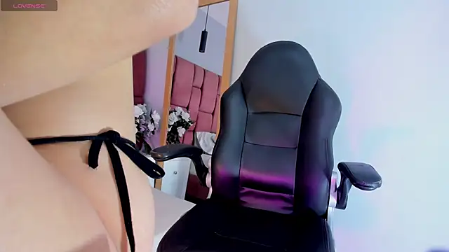 AlannaJonnes online show from January 8, 7:51 pm