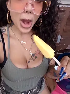 Av3ryyBe3 online show from June 20, 8:23 pm