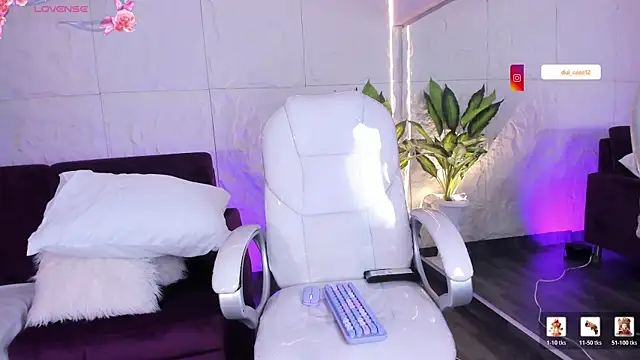 DulceGreem online show from February 17, 8:30 pm