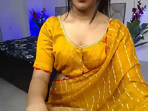 Snapshot of Little_queenn chatting on October 4, 7:29 pm Little queenn online show from October 4, 7:29 pm