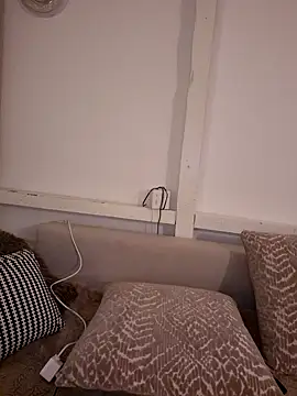 TinaLizxh online show from April 17, 9:39 pm