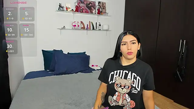 marianaandvalen online show from October 3, 11:15 am