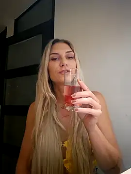 Snapshot of Melody1600 chatting on October 6, 6:56 pm Melody1600 online show from October 6, 6:56 pm