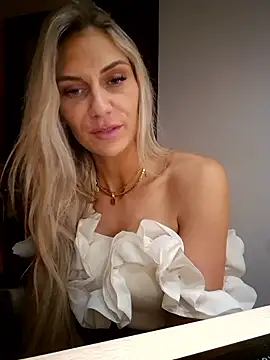 Snapshot of Melody1600 chatting on October 3, 11:10 pm Melody1600 online show from October 3, 11:10 pm