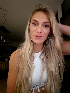 Snapshot of Melody1600 chatting on September 13, 10:51 pm Melody1600 online show from September 13, 10:51 pm