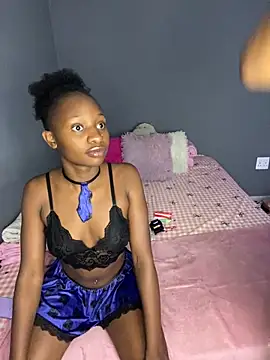 LonelyQueenxx25 online show from December 19, 5:43 am