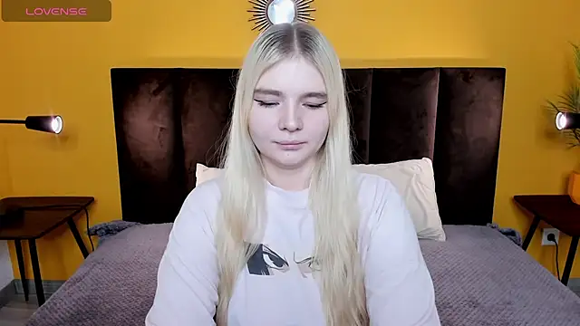 RuthBryant online show from December 5, 12:32 am