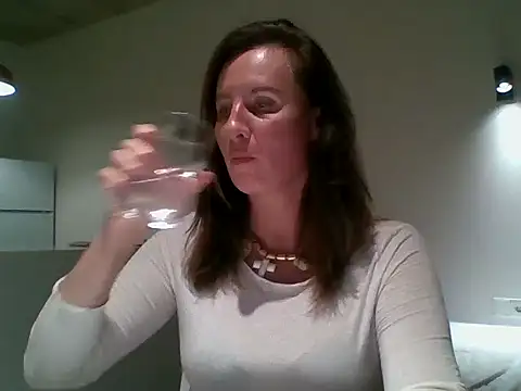 Snapshot of ALICAINWONDERLAND chatting on October 5, 4:01 pm ALICAINWONDERLAND online show from October 5, 4:01 pm