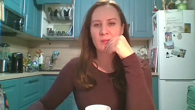 ALICAINWONDERLAND online show from April 6, 8:21 pm